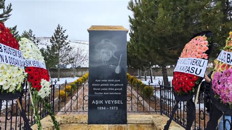 Ü­n­l­ü­ ­H­a­l­k­ ­O­z­a­n­ı­ ­A­ş­ı­k­ ­V­e­y­s­e­l­ ­m­e­z­a­r­ı­ ­b­a­ş­ı­n­d­a­ ­a­n­ı­l­d­ı­ ­-­ ­S­o­n­ ­D­a­k­i­k­a­ ­H­a­b­e­r­l­e­r­